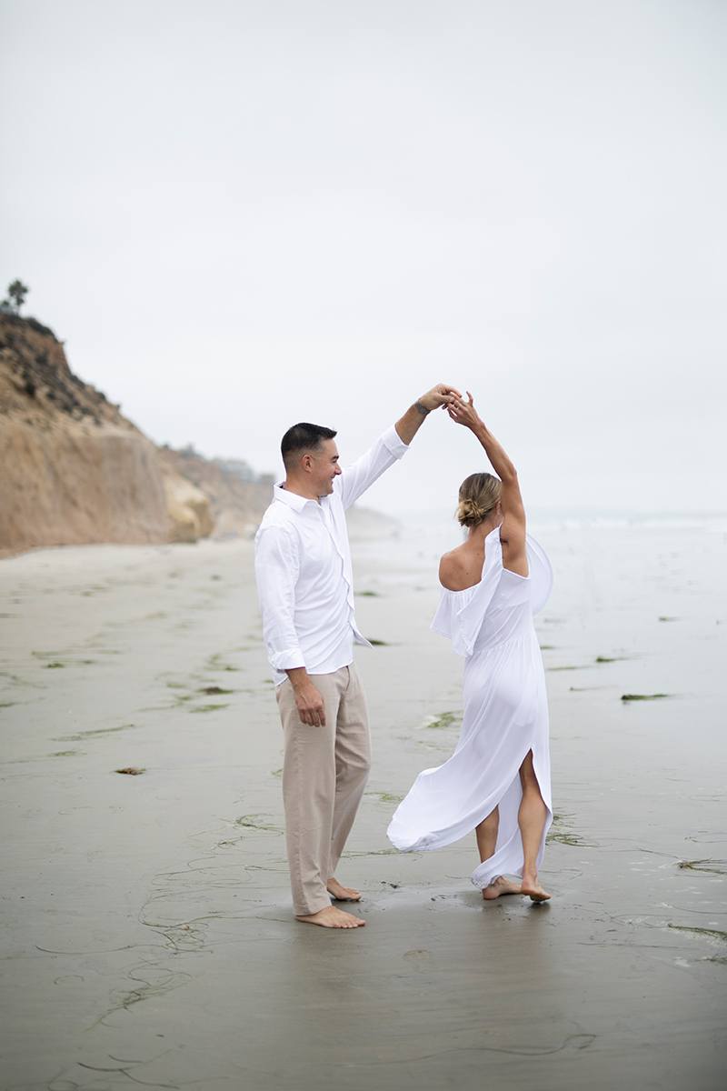 Outdoor elopement photographer