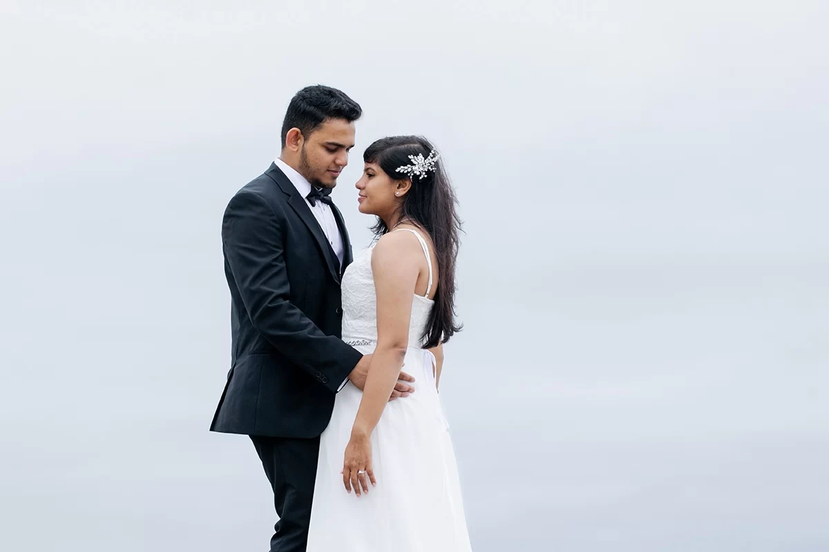Distinctive Wedding Photography poses| Zero Gravity Photography